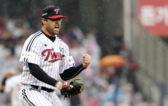 LG는 29일 외국인 좌완 투수 허프와 총액 140만 달러(약 16억3500만 원)에 2017시즌 계약을 체결했다고 발표했다. 사진=연합뉴스